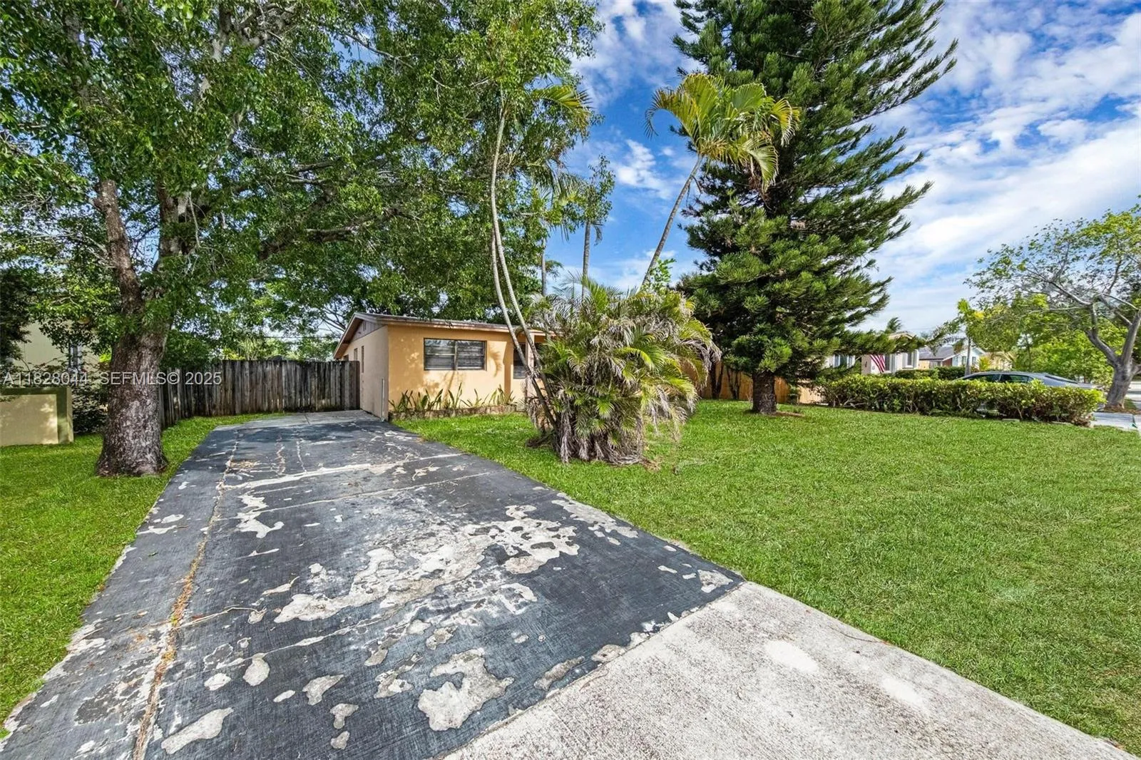 Foto de propiedad en 4130 NW 12th Avenue, Oakland Park, FL 33309 Oakland Park con MLS# 