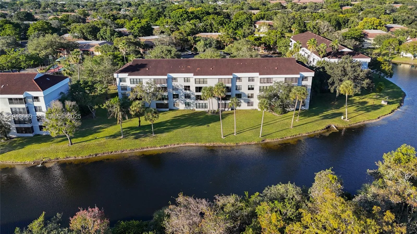 Foto de propiedad en 4133 Carambola Circle S G203, Coconut Creek, FL 33066 Coconut Creek con MLS# 