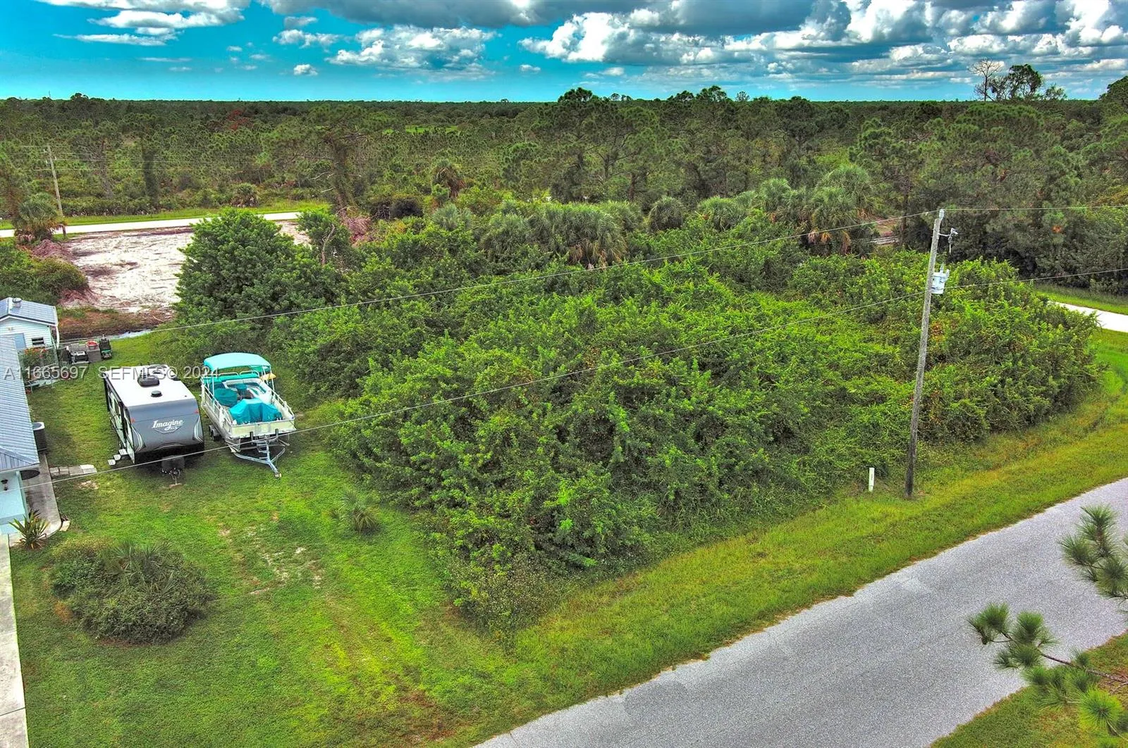 Foto de propiedad en 4137 Chippewa Street, Port Charlotte, FL 33981 Port Charlotte con MLS# 