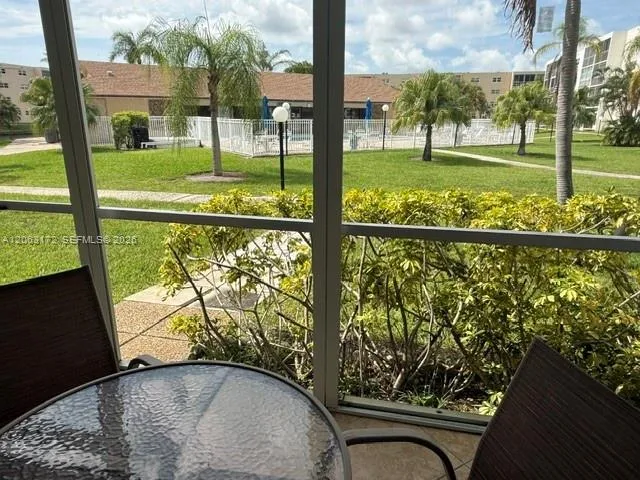 Foto de propiedad en 414 SE 10th Street 103, Dania Beach, FL 33004 Dania Beach con MLS# 