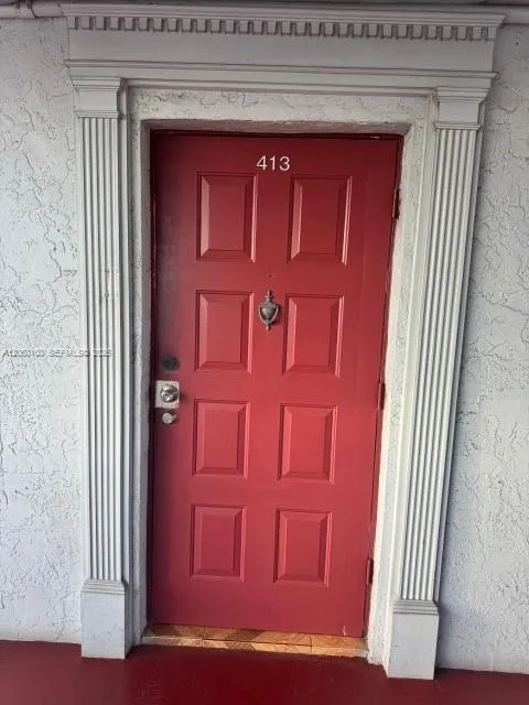 Foto de propiedad en 4140 NW 44th Avenue 413, Lauderdale Lakes, FL 33319 Lauderdale Lakes con MLS# 