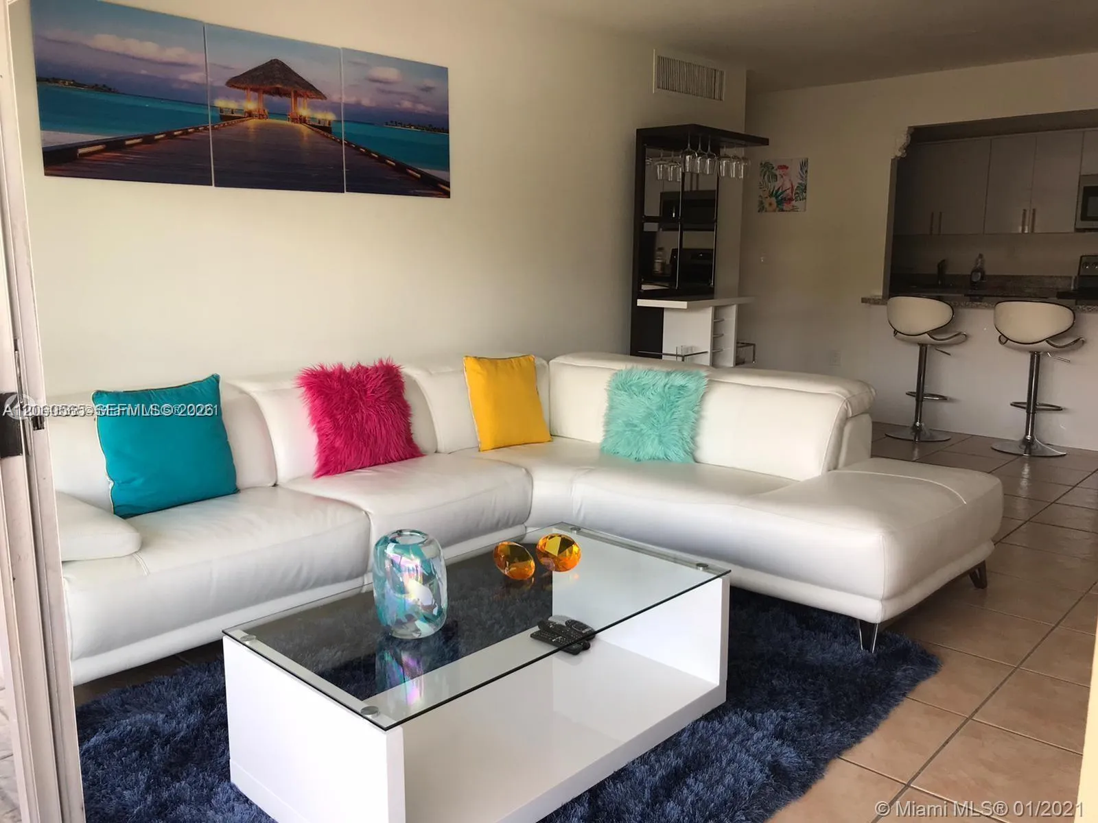 Foto de propiedad en 4140 NW 79th Avenue 2D, Doral, FL 33166 Doral con MLS# 