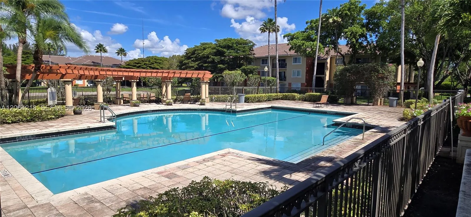 Foto de propiedad en 4149 N Haverhill Road 1619, West Palm Beach, FL 33417 West Palm Beach con MLS# 