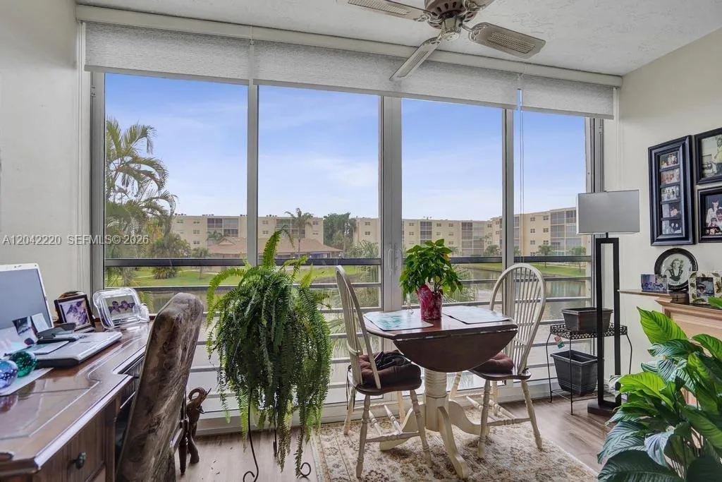 Foto de propiedad en 415 SE 11th Terrace 207, Dania Beach, FL 33004 Dania Beach con MLS# 