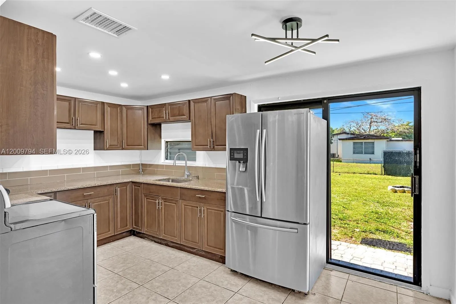 Foto de propiedad en 4156 SW 49th Court 0, Dania Beach, FL 33314 Dania Beach con MLS# 