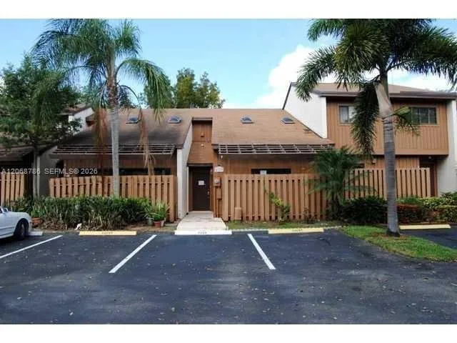 Foto de propiedad en 4157 SW 85th Avenue 3, Davie, FL 33328 Davie con MLS# 