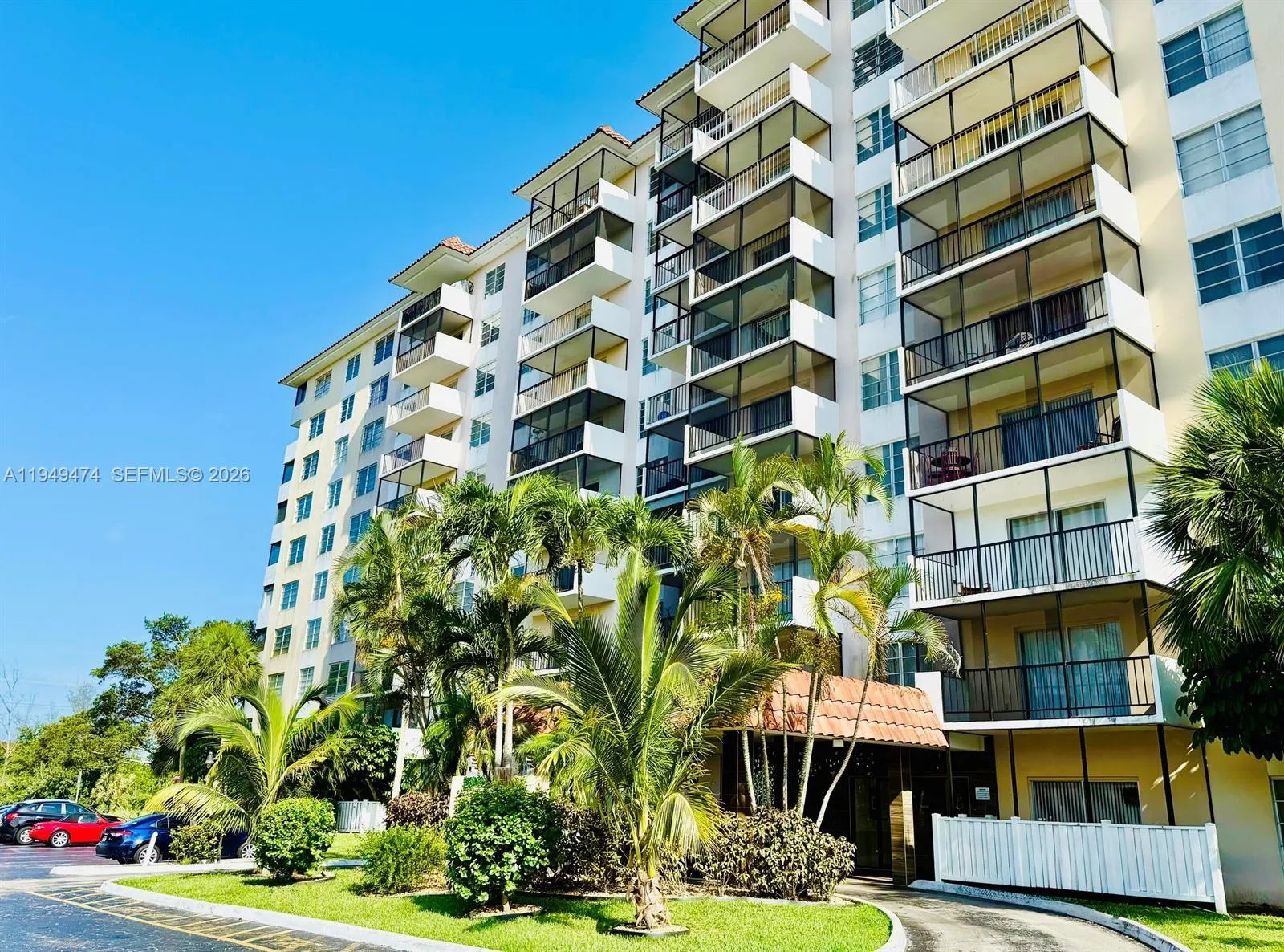 Foto de propiedad en 4164 Inverrary Drive 913, Lauderhill, FL 33319 Lauderhill con MLS# 