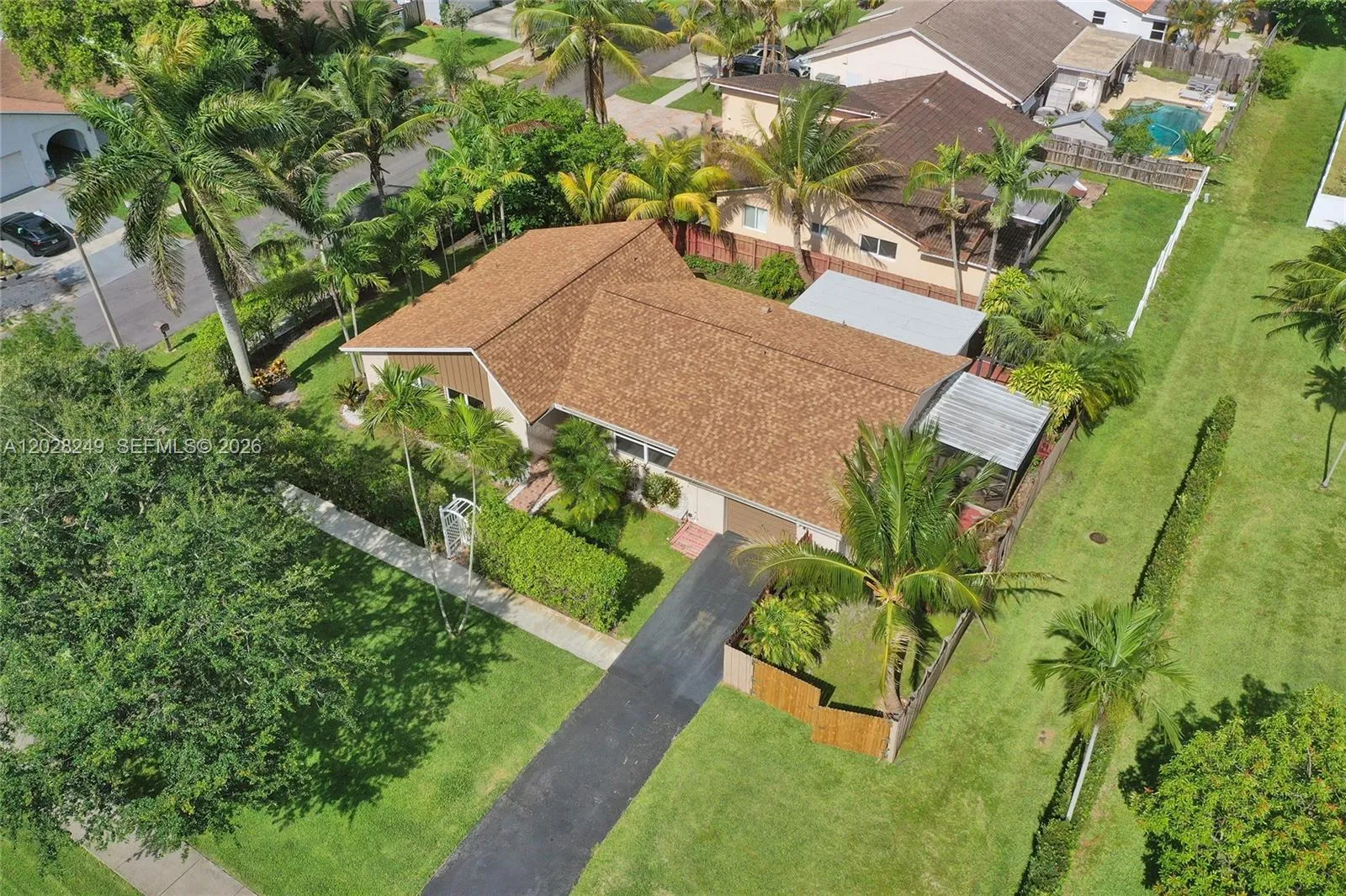 Foto de propiedad en 417 SE 4th Street, Dania Beach, FL 33004 Dania Beach con MLS# 