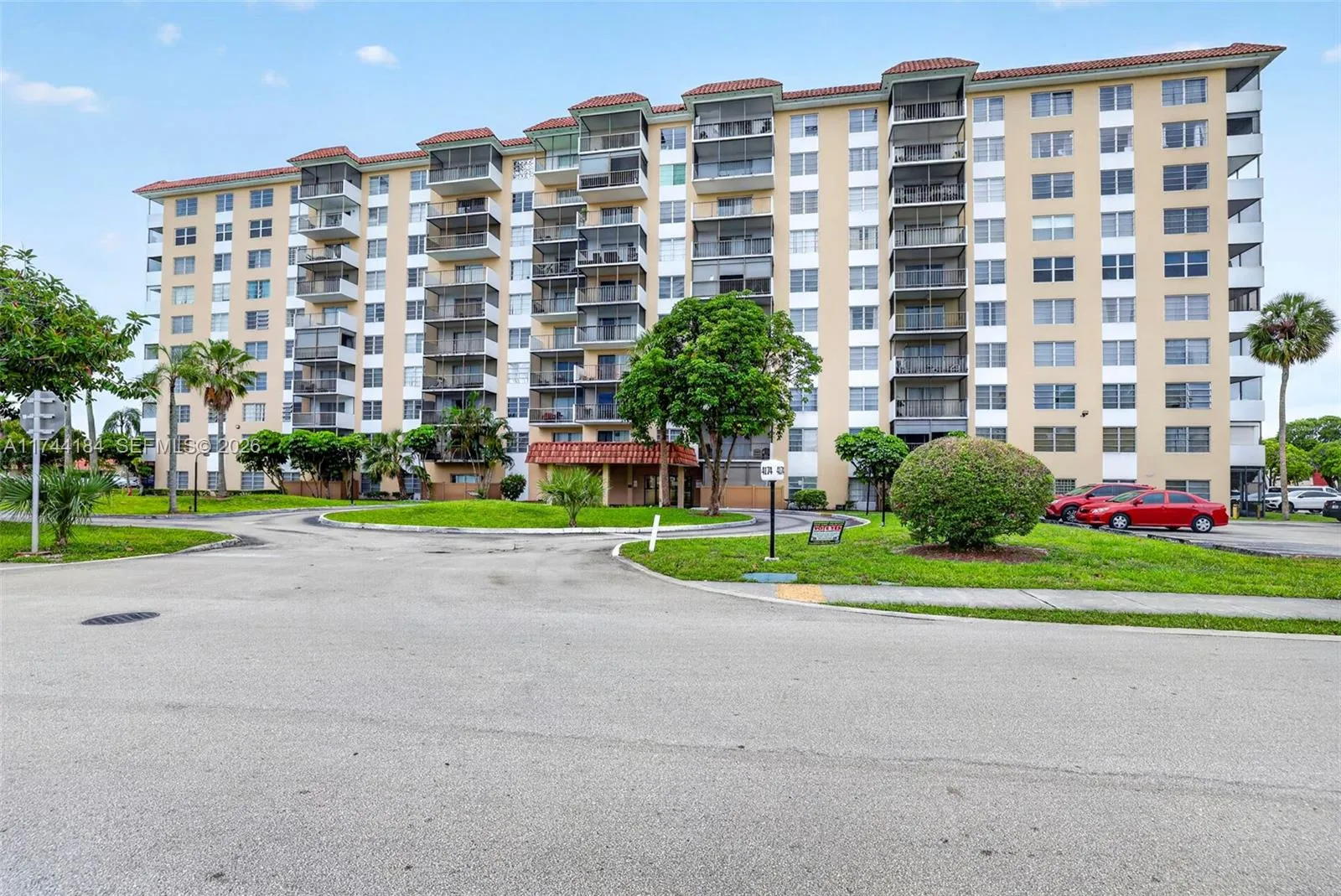 Foto de propiedad en 4174 Inverrary Drive 706, Lauderhill, FL 33319 Lauderhill con MLS# 