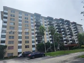 Foto de propiedad en 4174 Inverrary Drive 911, Lauderhill, FL 33319 Lauderhill con MLS# 