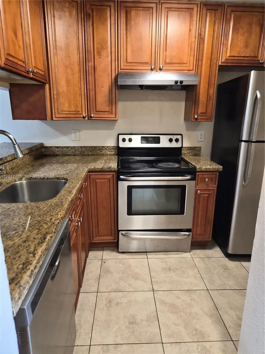 Foto de propiedad en 4177 NW 114th Avenue 4177, Coral Springs, FL 33065 Coral Springs con MLS# 