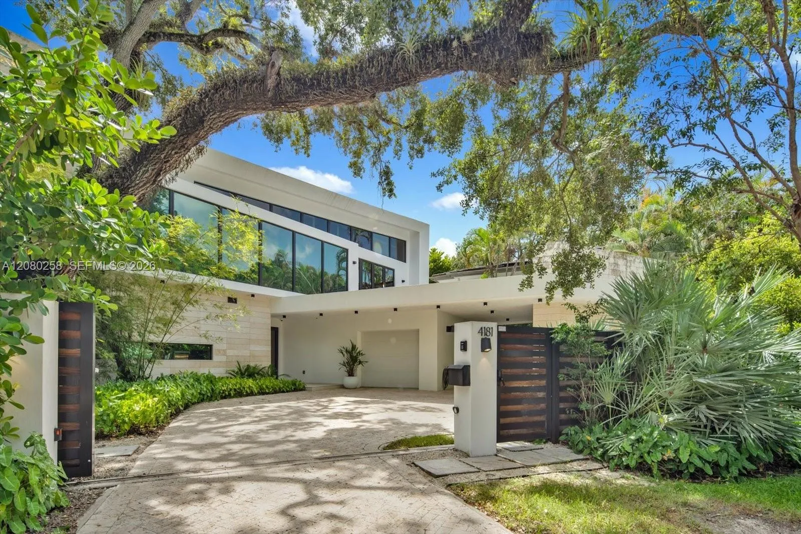 En Venta 4181 Ingraham Highway, Miami, FL 33133, Miami, FL 33133