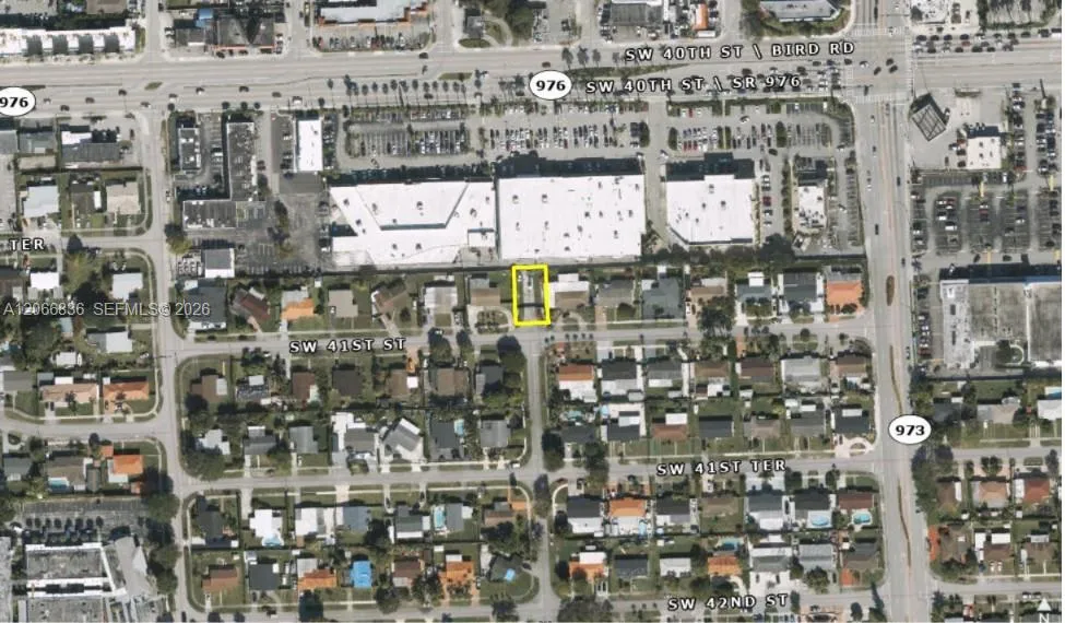 Foto de propiedad en 41ST 41st 41st, Miami, FL 33165 Miami con MLS# 