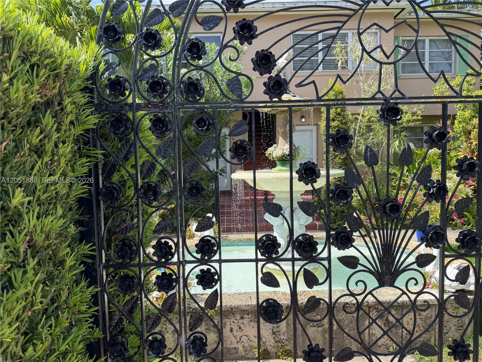 Foto de propiedad en 42 Almeria Avenue 21, Coral Gables, FL 33134 Coral Gables con MLS# 