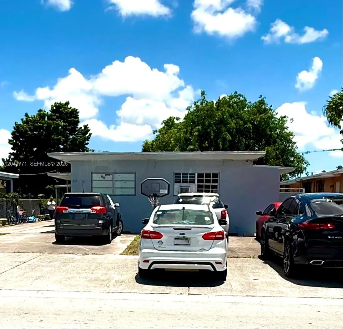 En Venta 42 E 13th Street, Hialeah, FL 33010, Hialeah, FL 33010
