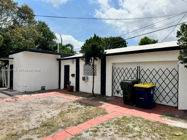 Foto de propiedad en 42 SE 10th Terrace 3, Dania Beach, FL 33004 Dania Beach con MLS# 
