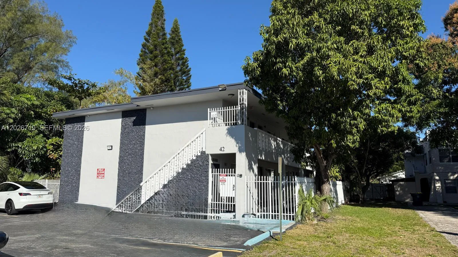 Alquilada 42 SW 14th Street 103, Dania Beach, FL 33004, Dania Beach, FL 33004