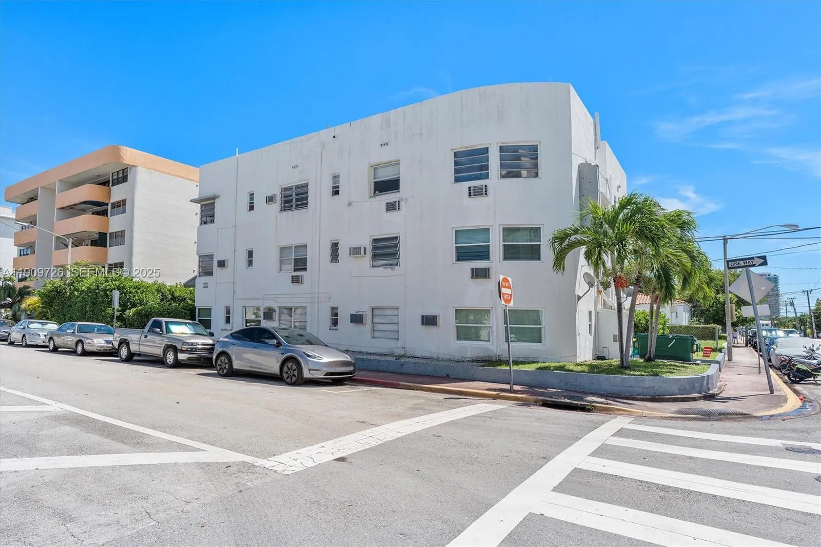 Foto de propiedad en 420 78th Street, Miami Beach, FL 33141 Miami Beach con MLS# 