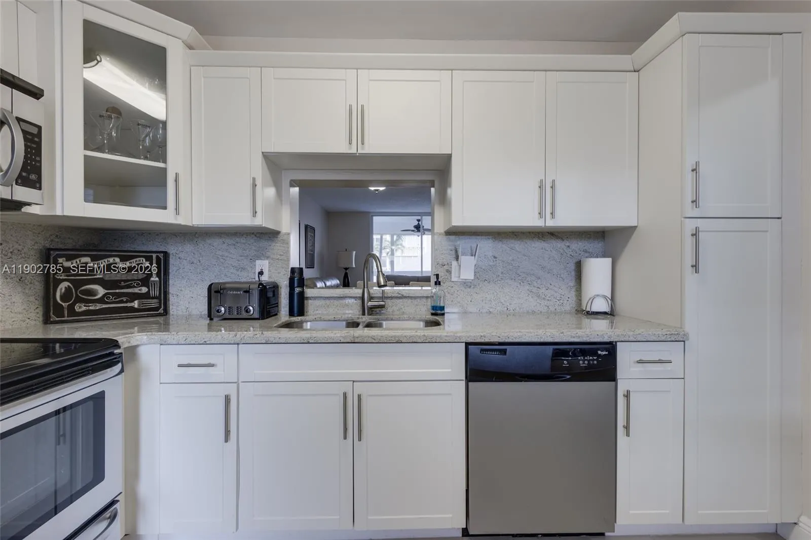 Foto de propiedad en 420 NE 12th Avenue 208, Hallandale Beach, FL 33009 Hallandale Beach con MLS# 