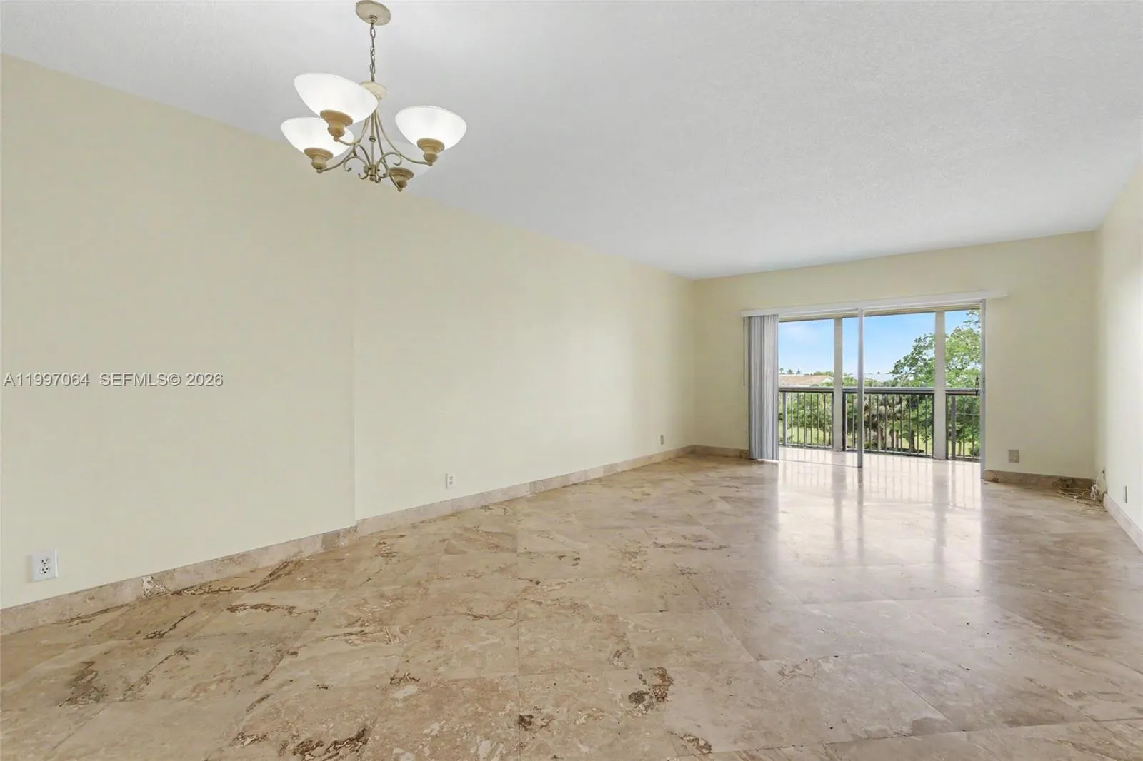 Foto de propiedad en 4200 Hillcrest Drive 408, Hollywood, FL 33021 Hollywood con MLS#