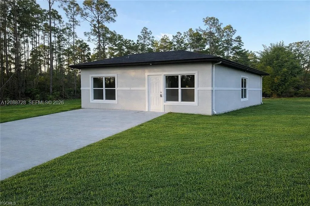En Renta 4202 E 30th Street 0, FL 33920, FL 33920
