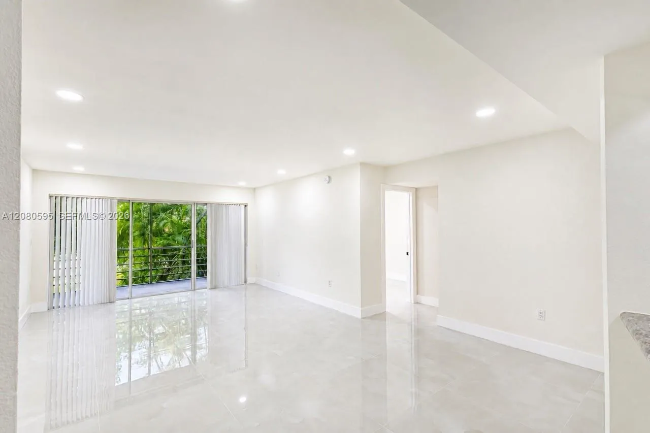 En Renta 4205 N University Drive 206, Sunrise, FL 33351, Sunrise, FL 33351