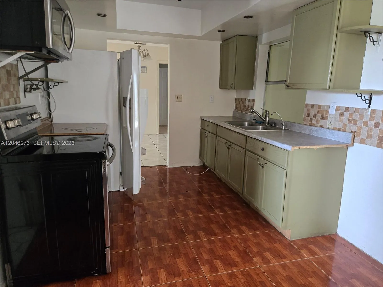 Foto de propiedad en 4205 NW 52nd Avenue, Lauderdale Lakes, FL 33319 Lauderdale Lakes con MLS# 