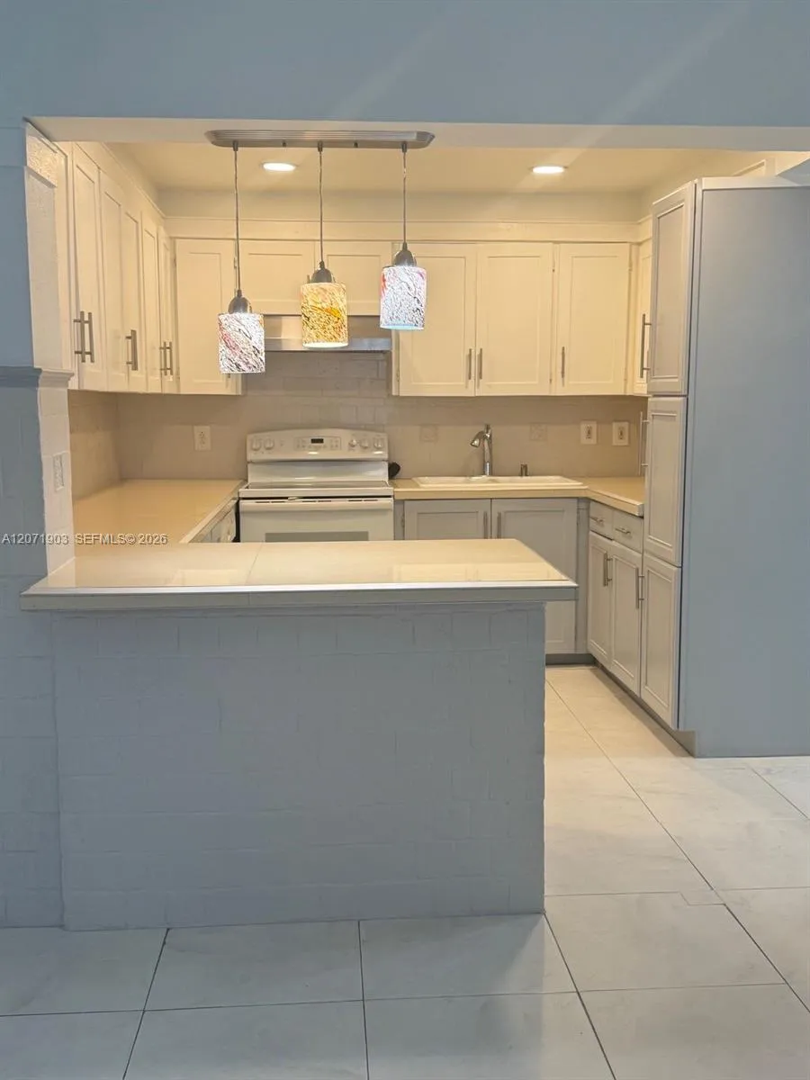 Foto de propiedad en 4210 NE 12th Terrace 4210, Pompano Beach, FL 33064 Pompano Beach con MLS# 