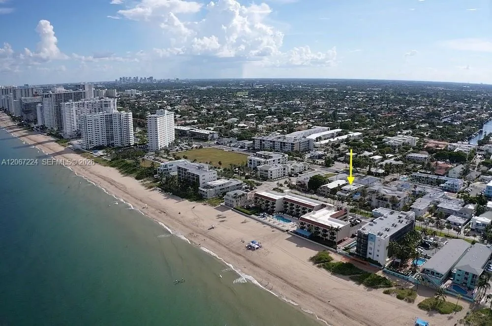 Foto de propiedad en 4213 El Mar Drive 2, Lauderdale-By-The-Sea, FL 33308 Lauderdale-By-The-Sea con MLS# 