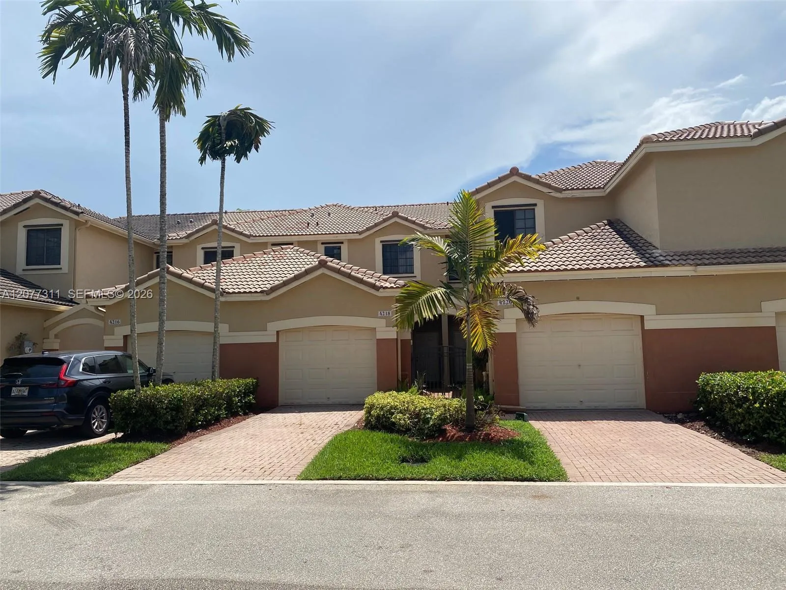 Foto de propiedad en 4218 Vineyard Circle 4218, Weston, FL 33332 Weston con MLS# 