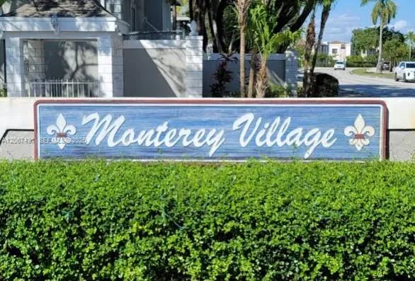 En Venta 422 NE 210th Cir Terrace 105-1, Miami, FL 33179, Miami, FL 33179