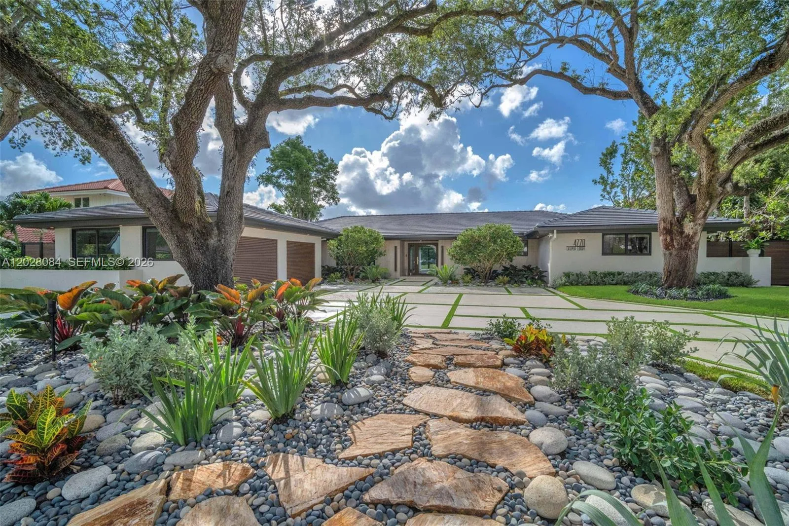 Foto de propiedad en 4220 Casper Court, Hollywood, FL 33021 Hollywood con MLS# 