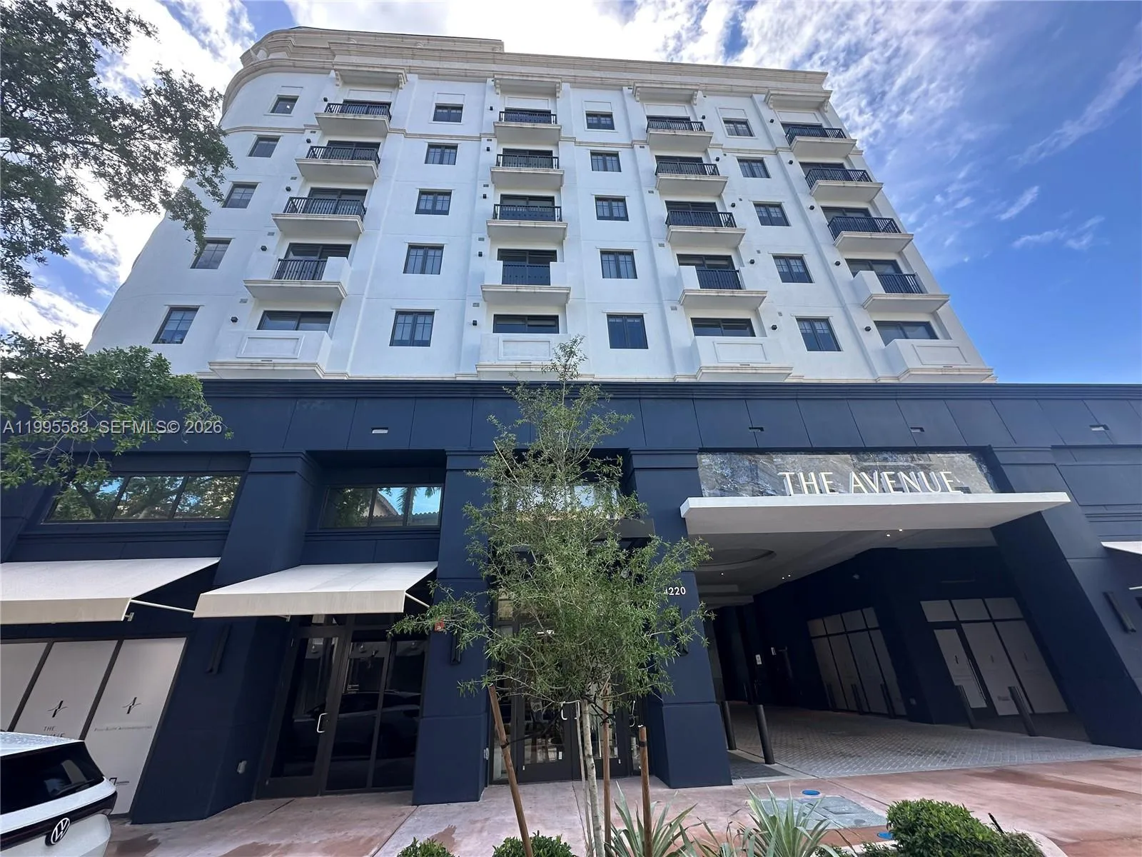 Foto de propiedad en 4220 Laguna Street 308, Coral Gables, FL 33146 Coral Gables con MLS# 