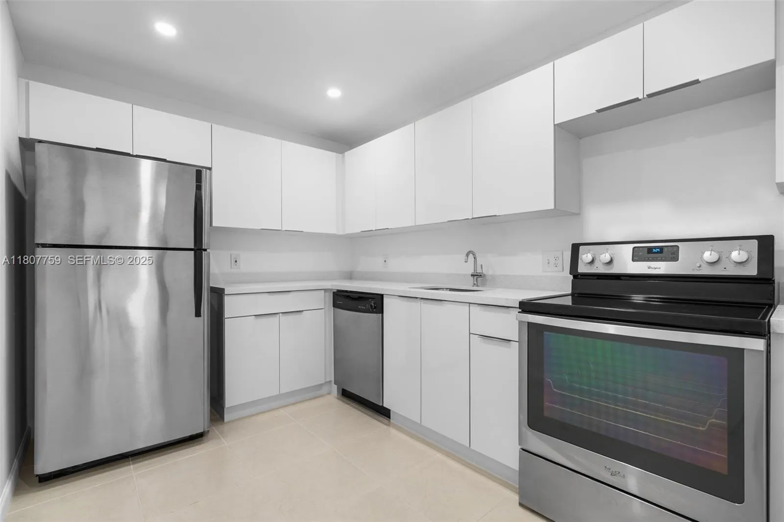 Foto de propiedad en 4222 Inverrary Boulevard 4211, Lauderhill, FL 33319 Lauderhill con MLS# 