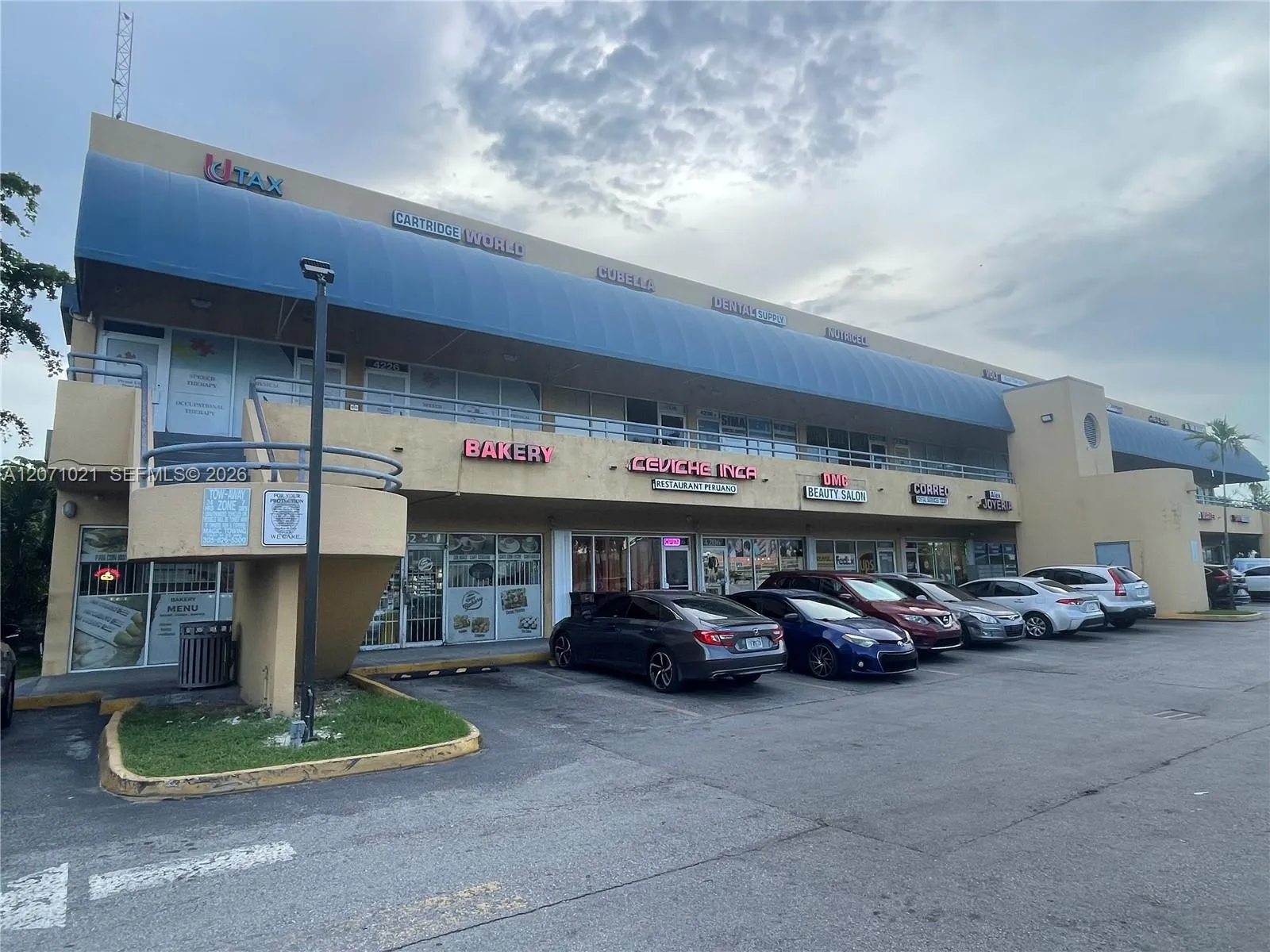 Foto de propiedad en 4224 W 16th Avenue, Hialeah, FL 33012 Hialeah con MLS# 