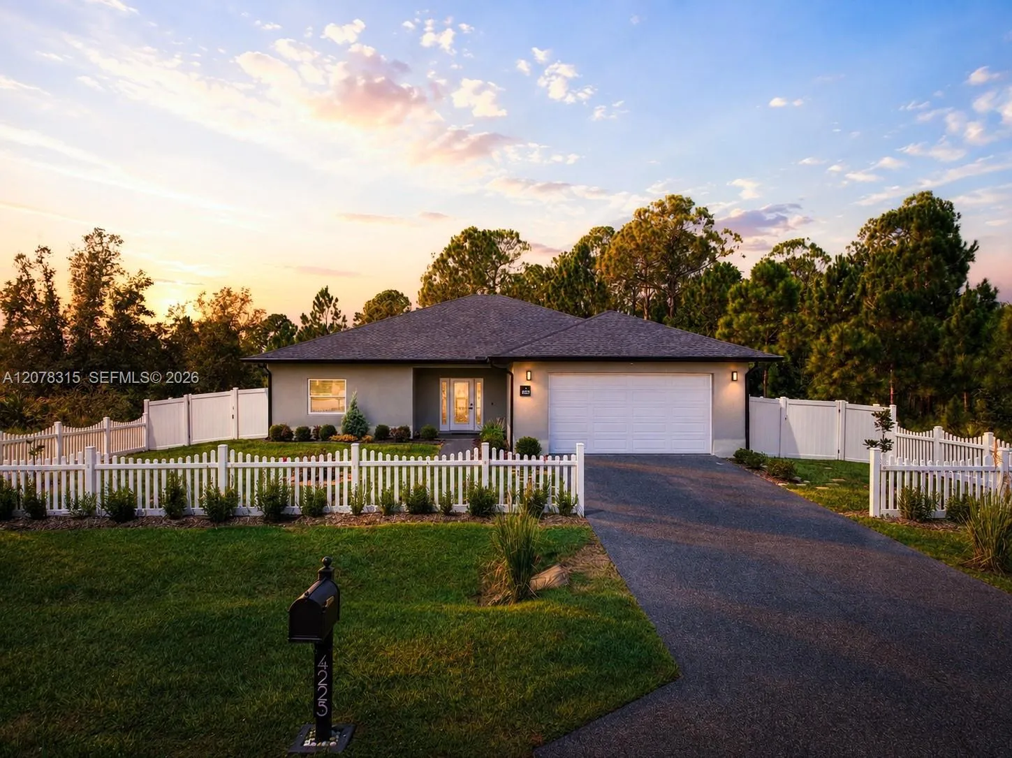 Foto de propiedad en 4225 Cortez Boulevard, FL 33872  con MLS# 