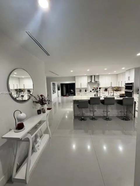 En Venta 4229 W 7th Lane, Hialeah, FL 33012, Hialeah, FL 33012