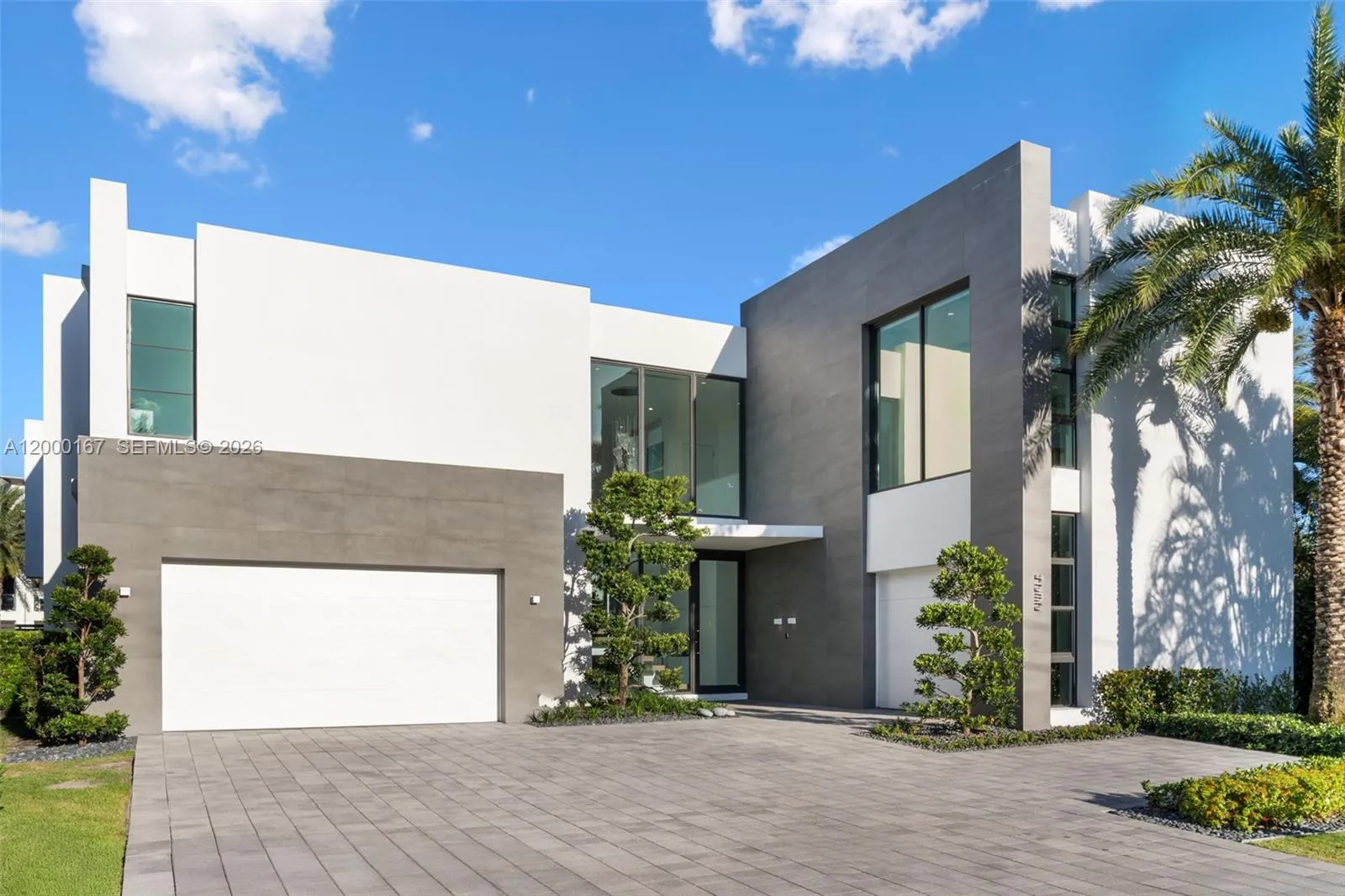 Foto de propiedad en 4232 E Tradewinds Avenue, Lauderdale-By-The-Sea, FL 33308 Lauderdale-By-The-Sea con MLS# 