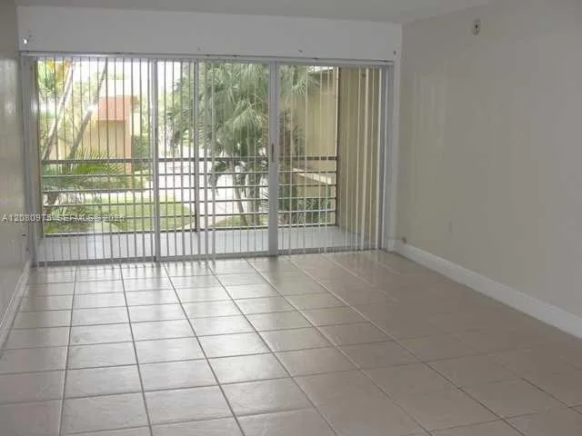 En Renta 4235 N University Drive 207, Sunrise, FL 33351, Sunrise, FL 33351