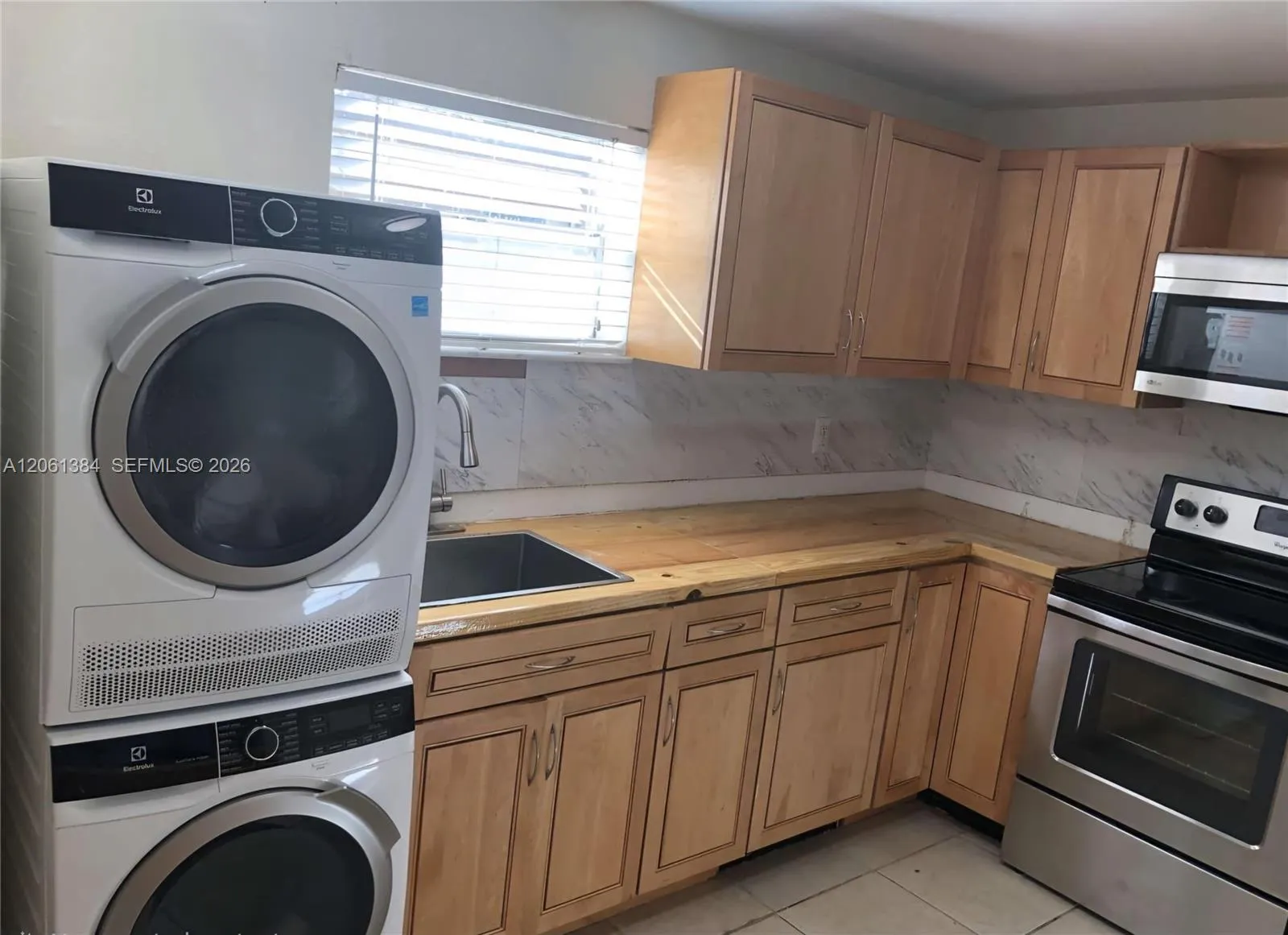 Foto de propiedad en 4235 N University Drive 306, Sunrise, FL 33351 Sunrise con MLS# 