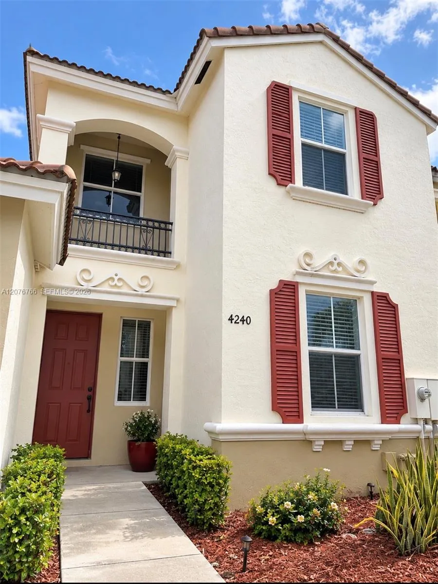 Foto de propiedad en 4240 NE 9th Street, Homestead, FL 33033 Homestead con MLS# 