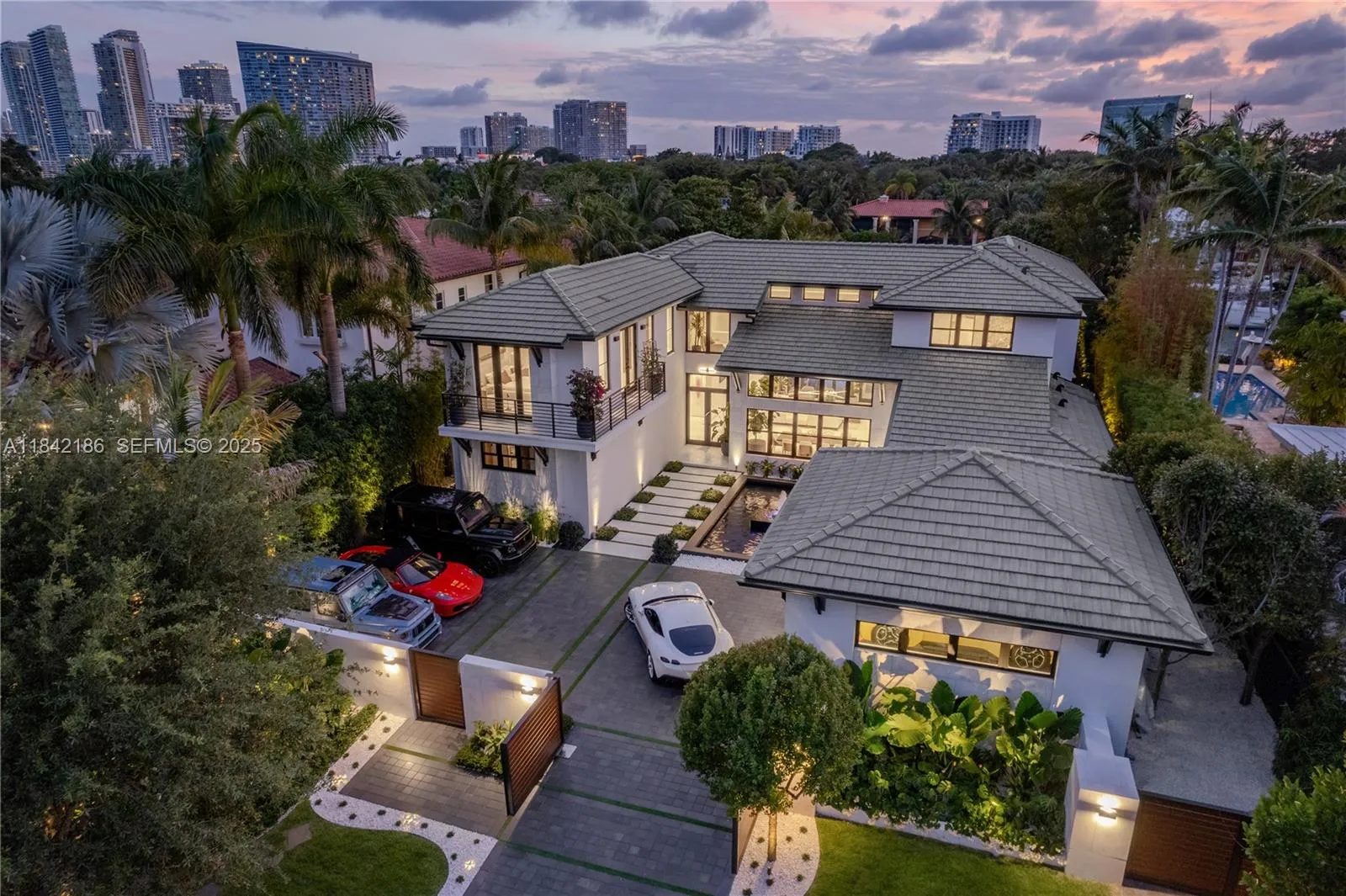 Foto de propiedad en 4241 Palm Lane, Miami, FL 33137 Miami con MLS# 