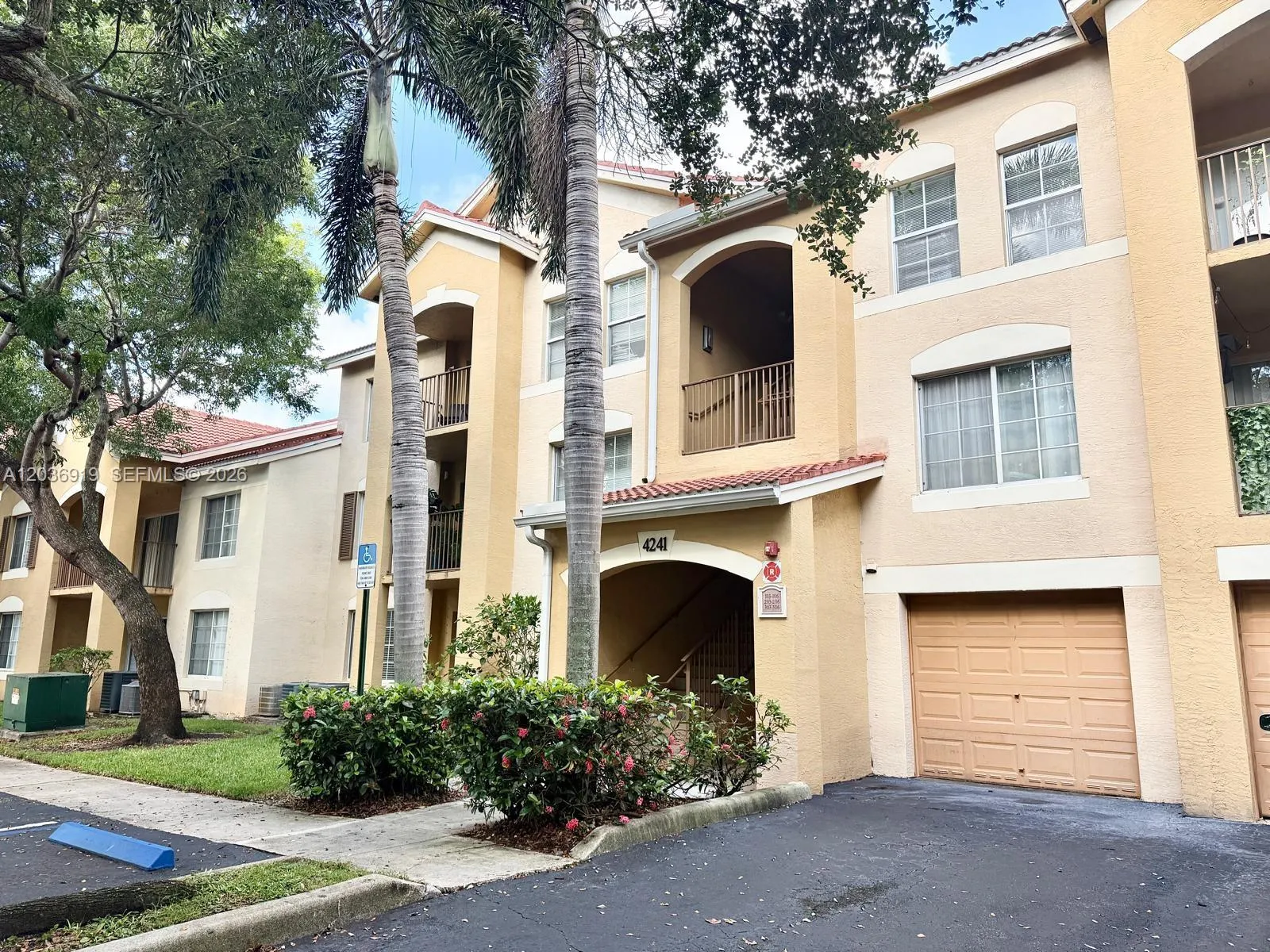 Alquilada 4241 San Marino Boulevard 103, West Palm Beach, FL 33409, West Palm Beach, FL 33409