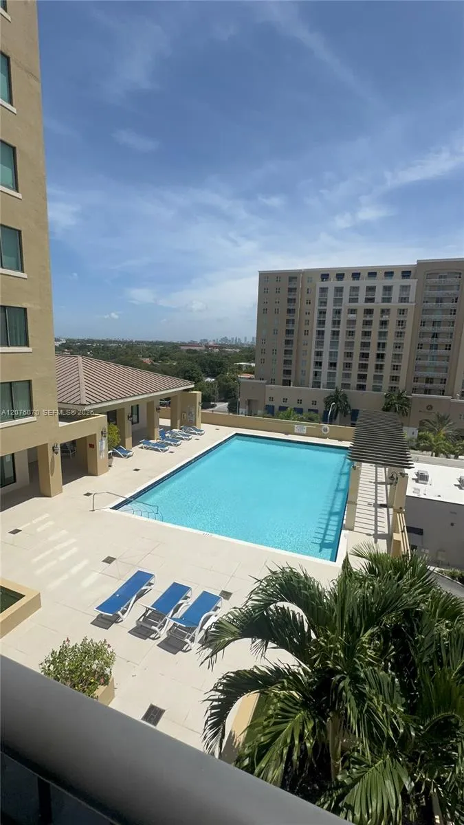 Foto de propiedad en 4242 NW 2nd Street 808, Miami, FL 33126 Miami con MLS#