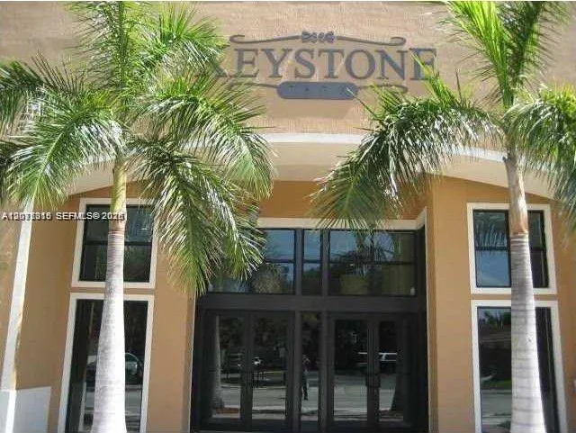 Foto de propiedad en 4242 NW 2nd Street 901, Miami, FL 33126 Miami con MLS#