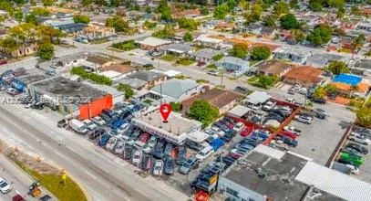 Foto de propiedad en 4245 E 8th Avenue, Hialeah, FL 33013 Hialeah con MLS# 