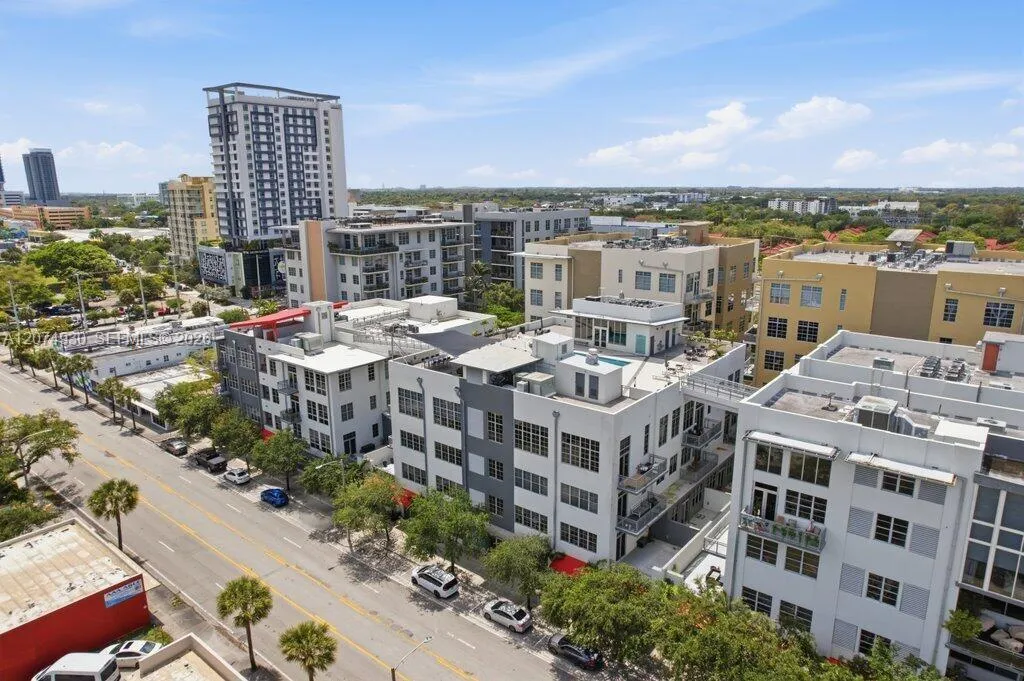 En Venta 425 N Andrews Avenue 202, Fort Lauderdale, FL 33301, Fort Lauderdale, FL 33301