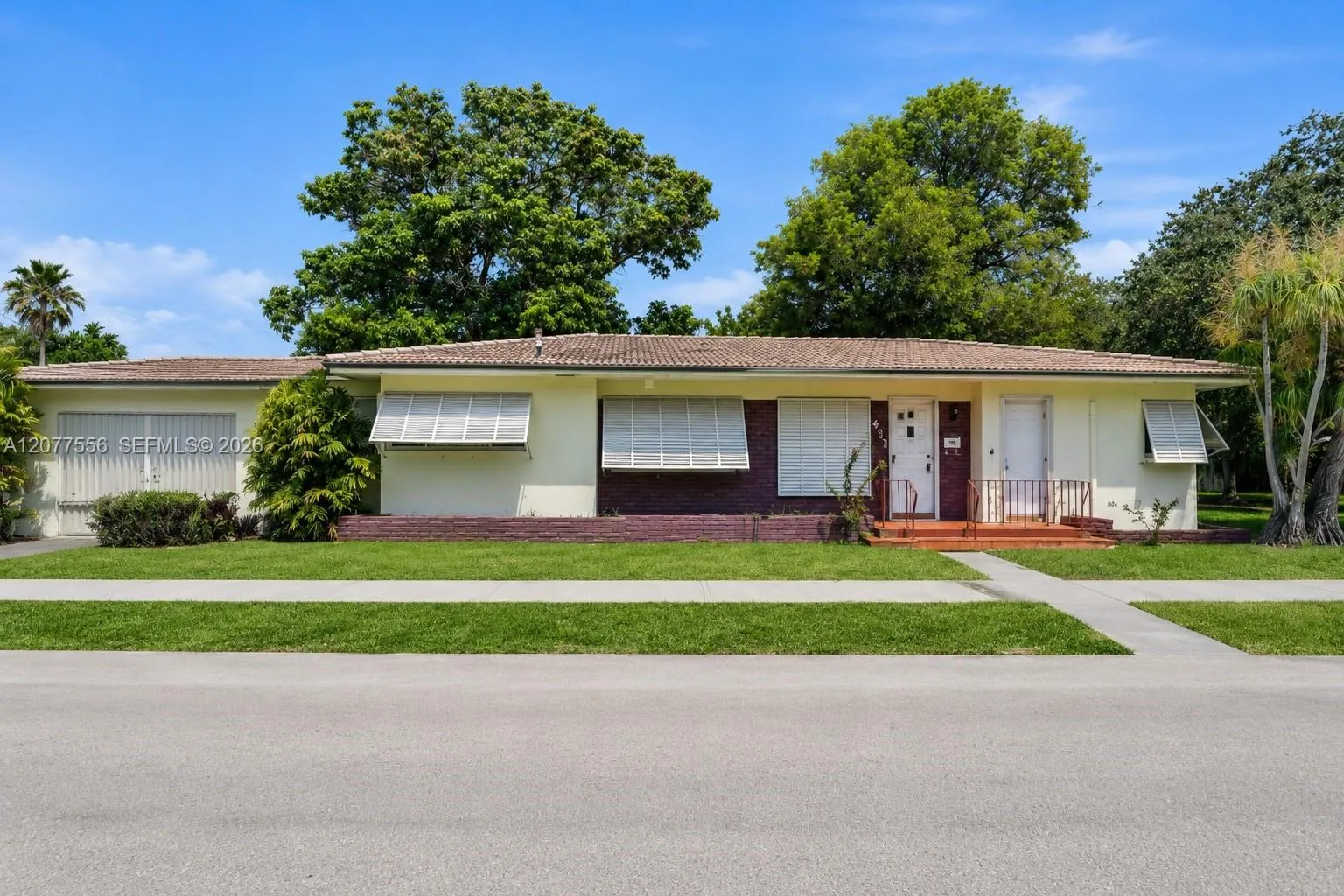 Foto de propiedad en 425 S 15th Avenue, Hollywood, FL 33020 Hollywood con MLS# 