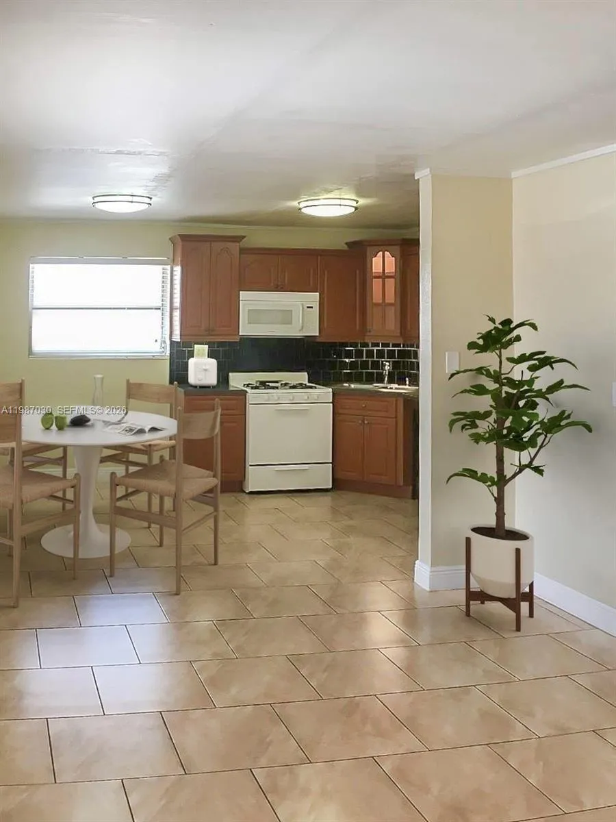 Foto de propiedad en 4250 SW 67th Avenue 32, Miami, FL 33155 Miami con MLS# 