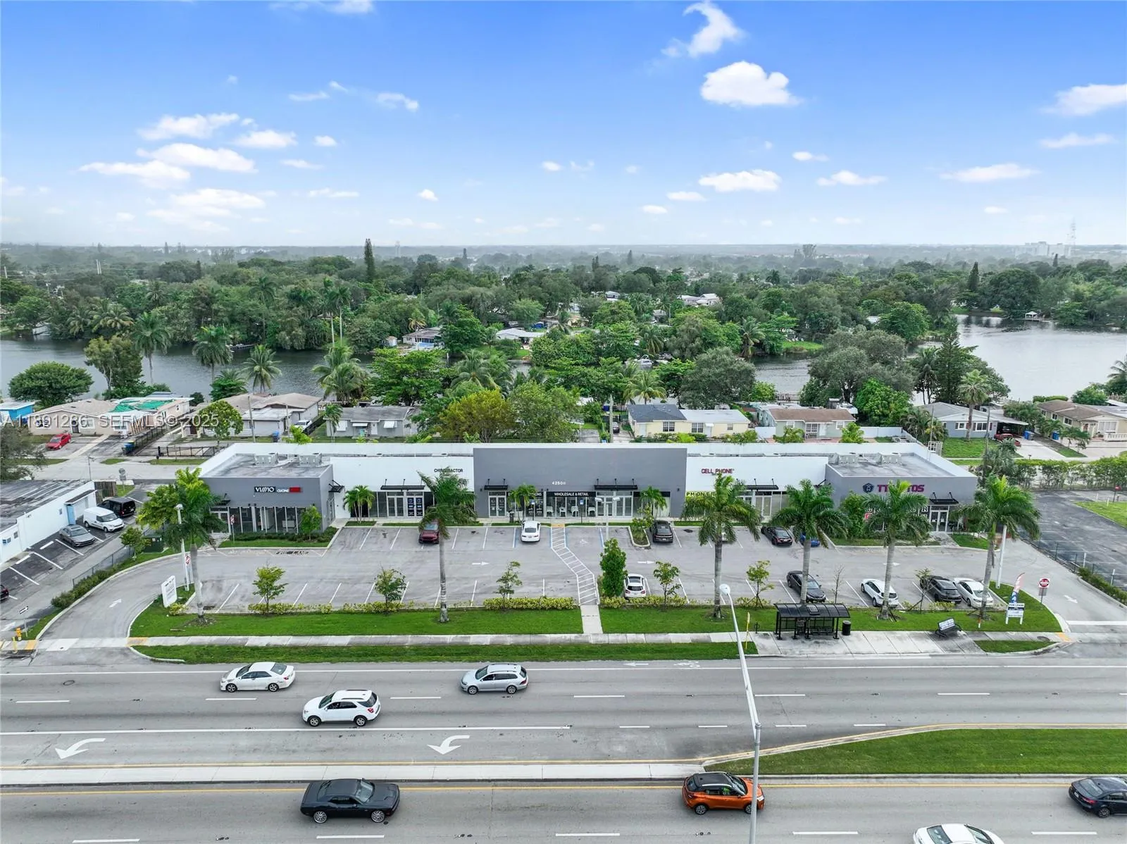 En Venta 4250 W Hallandale Beach Boulevard, Pembroke Park, FL 33023, Pembroke Park, FL 33023